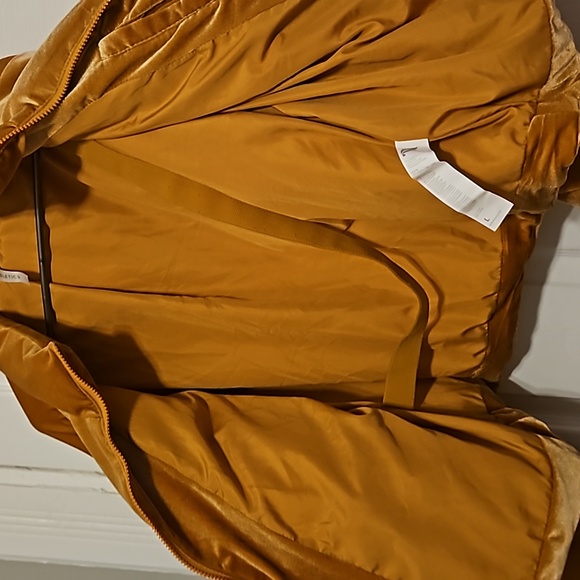 Fabletics Wander Velour Cropped Puffer - Rust - Picture 8 of 8